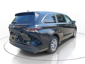2023 Toyota Sienna Hybrid LE